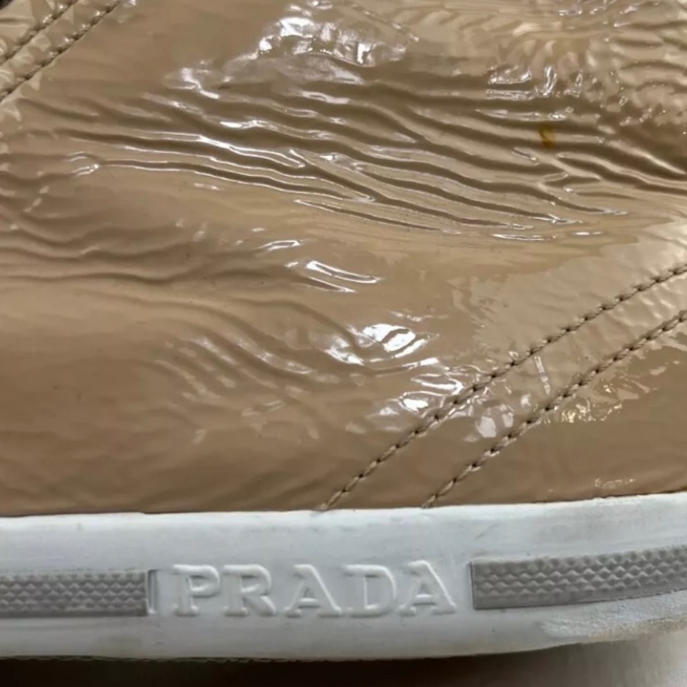 Vintage Prada sneakers! - Picture 4 of 10